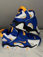 Taglia 10,5 - Nike Air Barrage
